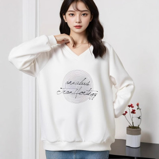 300kg plus size women's chubby girl shoulder V-neck long sleeve sweater 2024 late autumn new loose feeling base shirt
