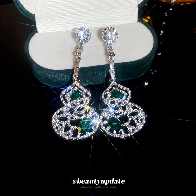 Aguja de plata Nuevos pendientes de calabaza hueca de diamantes de estilo chino Pendientes de estilo étnico personalizado Tren nacional Pendientes de lujo ligero de alta gama Mujeres