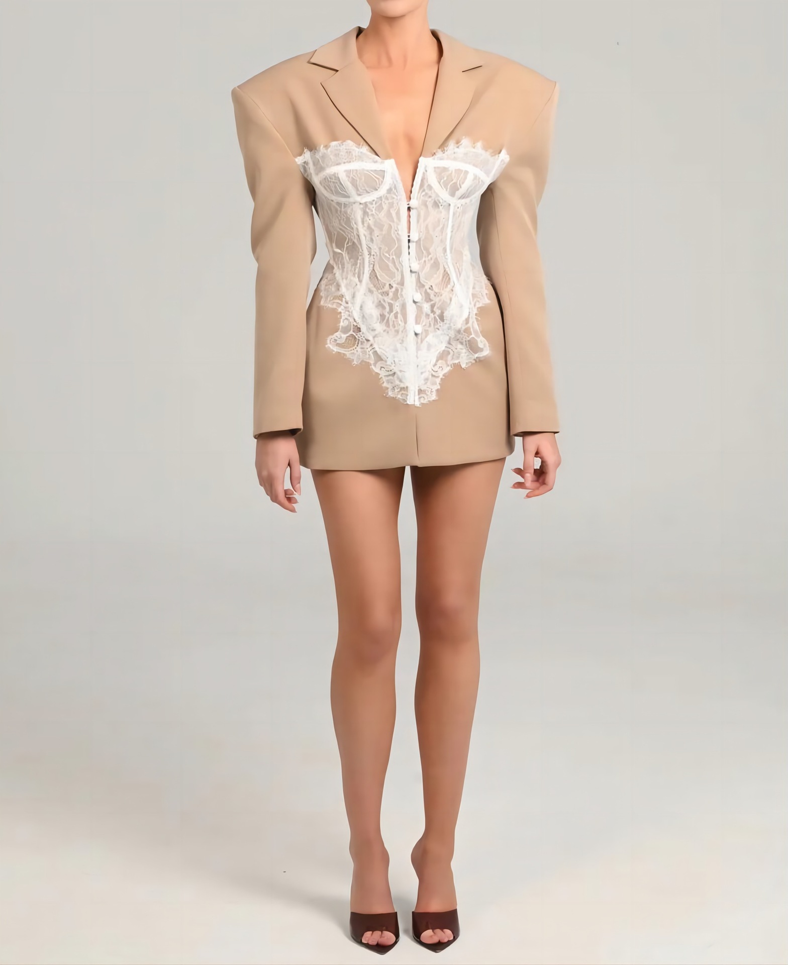 Blazer donna sfiancato con maniche lunghe per la stagione autunnale_voghion.com