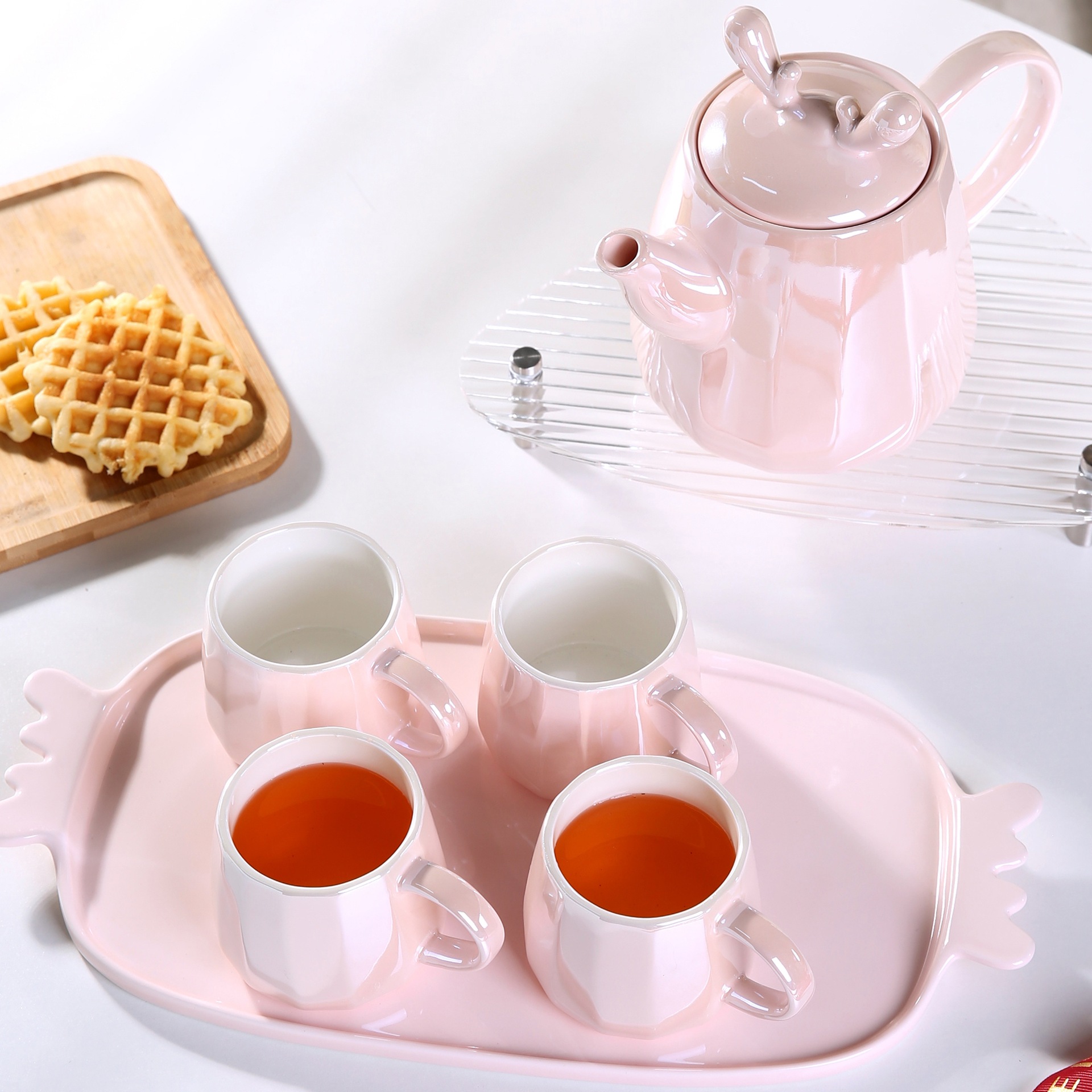 Juego de agua de alto color de esmalte de perlas de lujo ligero traje botella de agua fría para el hogar combinación simple juego de té de flores con bandeja de taza de agua