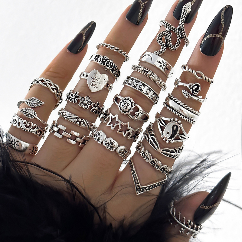 European and American fashion 25-piece ring snake elephant drop oil gossip love leaves small flower geometric joint ring women