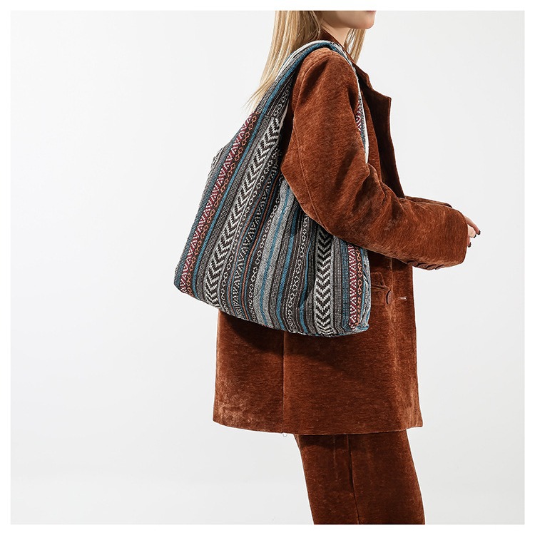 Estilo chino artístico de moda simple bolsa de mujer 2024 invierno nuevo estilo occidental todo partido hombro axila bolsa abierta