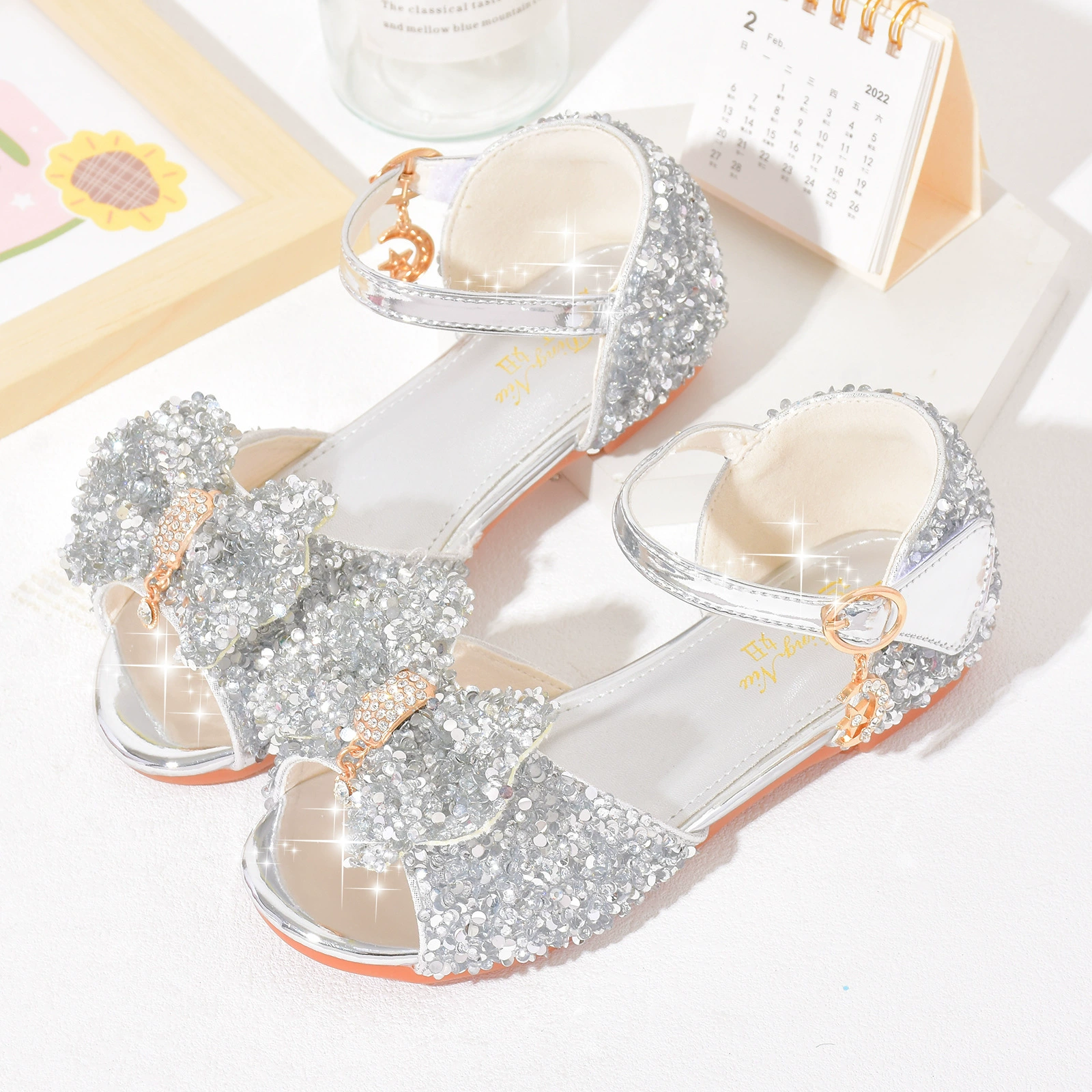 Детские сандалии принцессы, Новинка лета, обувь со стразами на мягкой подошве для маленьких девочек, детская обувь с рыбьим носком, обувь для выступлений для девочек