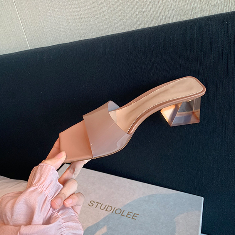 Grape Mom 2024 verano nuevo estilo cabeza cuadrada diamantes de imitación transparente cristal de pvc zapatillas de tacón grueso sandalias de mujer para uso externo