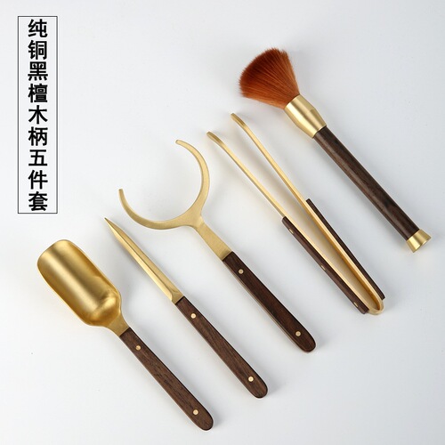 Pure copper five-piece tea ceremony six gentlemen accessories, pure copper solid wood tea clip, tea spoon, tea knife, teapot brush, cup coaster, copper and wood
