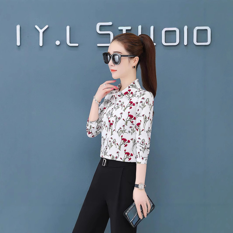 New Spring and Autumn Style Loose-Fitting Women's Shirts with Printed Patterns, Slimming Effect, Versatile for Moms, Retro Long-Sleeve