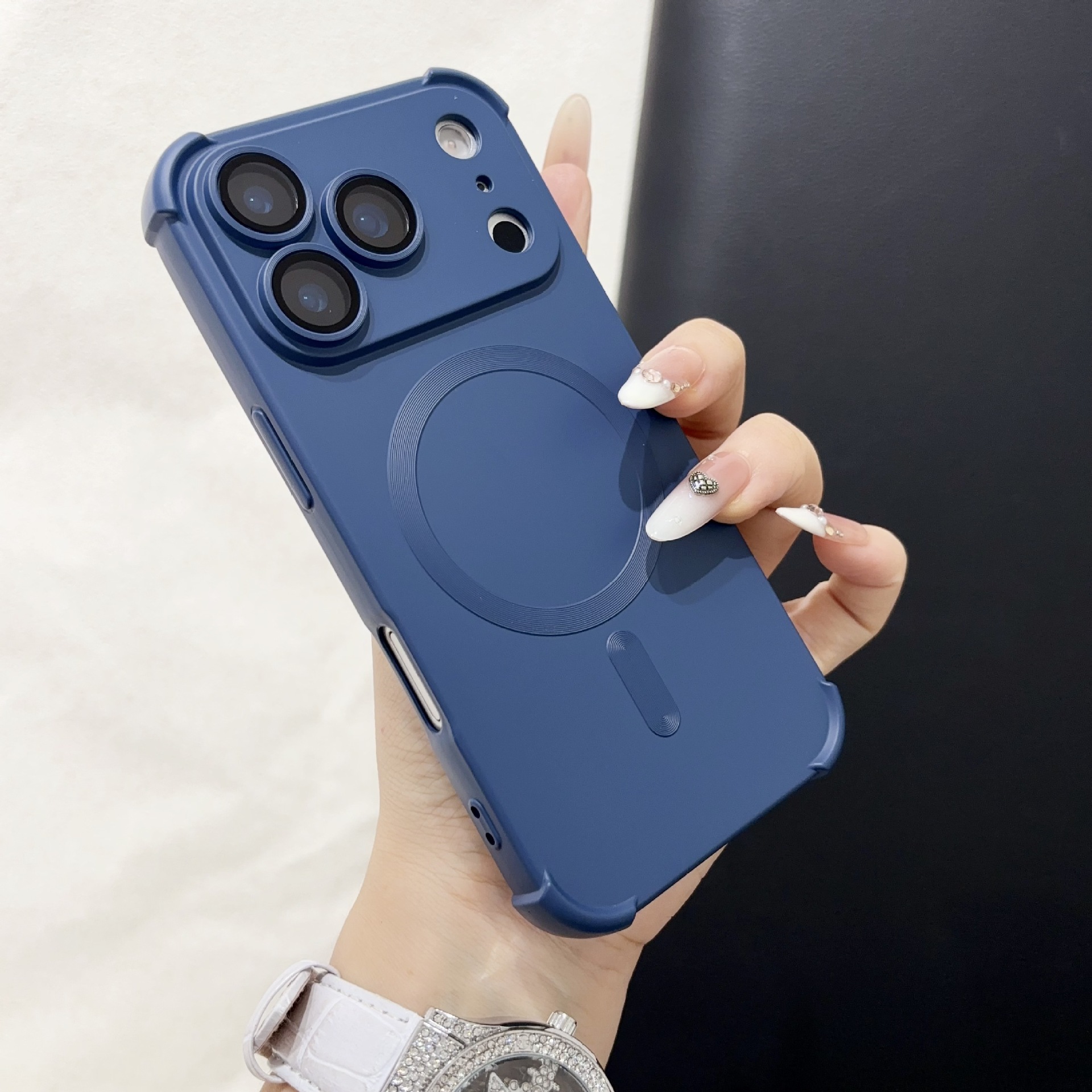 Funda para teléfono móvil iPhone 17 PRO, con airbag líquido, succión magnética en las cuatro esquinas, película protectora para la lente de Apple 16, funda protectora de cobertura total