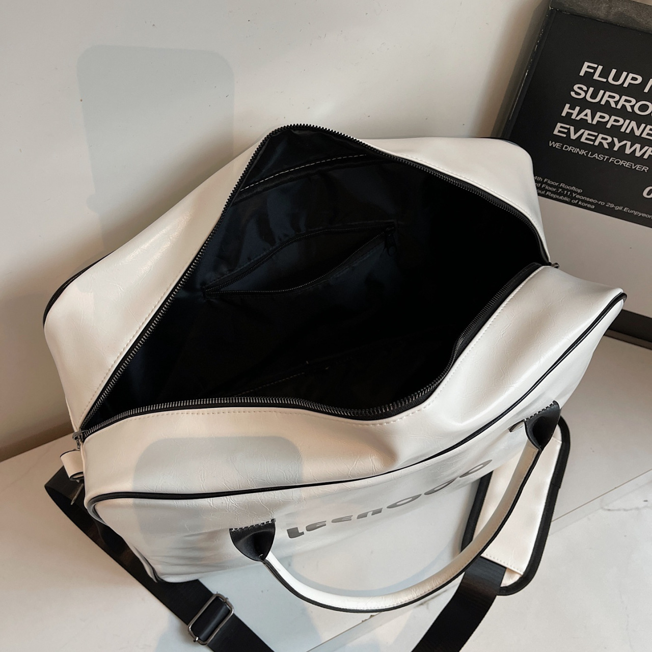 Bolsa de viaje de gran capacidad 2025, invierno nuevo estilo de moda casual de hombro único estilo coreano de moda nicho de diseño bolso de mujer de viaje