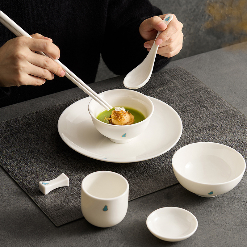 2026 Dehua New Luxury-Style High-Value Porcelain Dinnerware Set with a High Aesthetic Appeal, Chinese-Style Tableware for Home and Hotel Use