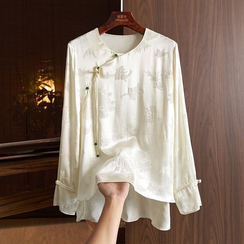 High-end silk jacquard blouse for women, new spring/autumn collection, Chinese-style, vintage, with a diagonal placket, exuding an elegant and sophisticated aura High-end silk jacquard blouse for women, new spring/autumn collection, Chinese-style, vintage, with a diagonal placket, exuding an elegant and sophisticated aura