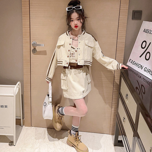 Children's Spring and Autumn Set  New Fashion Trendy Streetwear Kids' Autumn Outfit for Older Children - Stylish Three-Piece Set