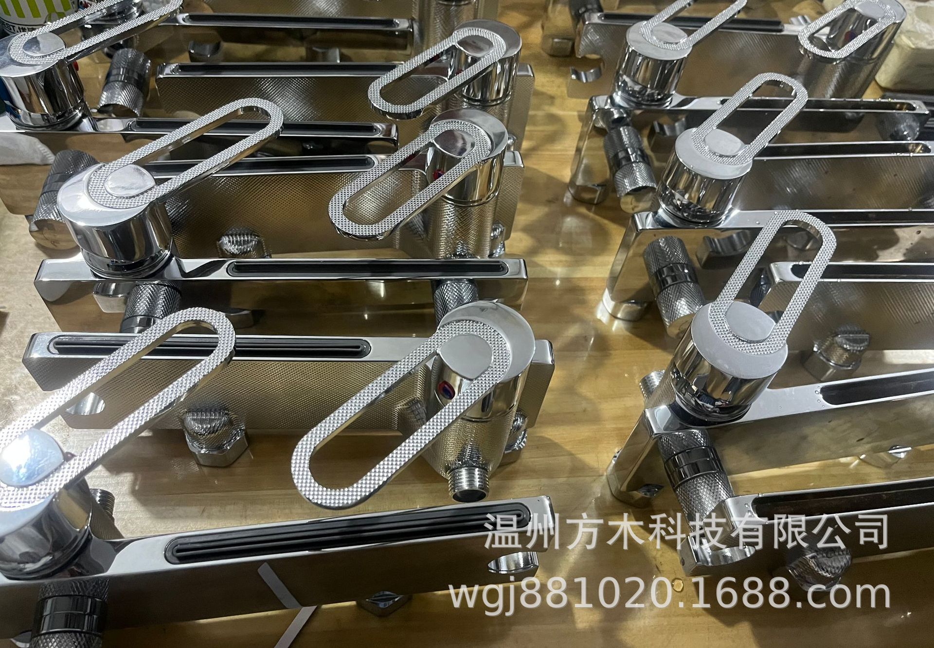 Gun gray brushed gold, silver, black, white and copper, large flow flat waterfall water outlet, cold and hot shower head, lift bathtub faucet undefined