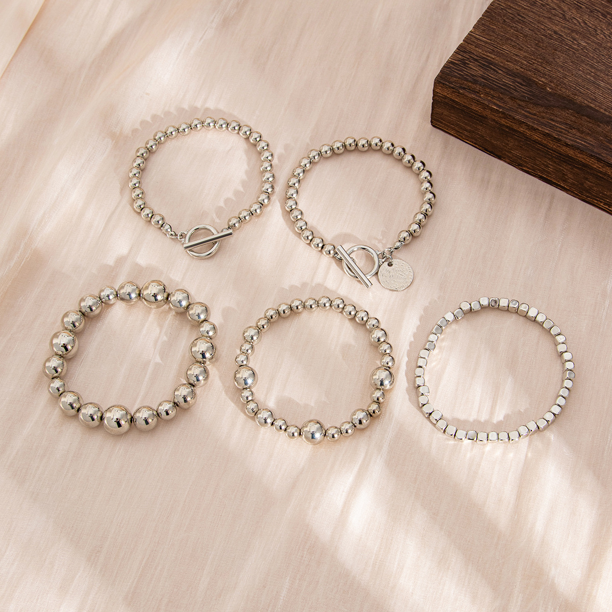 25g Weight Alloy, Copper Pendant Material Bracelets Classification CCB Chain Material Beaded Chain Chain Type 1 Set Quantity Street Occasion CCB, Alloy, Copper Material Heart Shape Pattern Women's Gender Exaggerated, Streetwear Style Exaggerated Streetwear Heart Shape CCB Alloy Copper Beaded Chain Beaded Bracelets Wholesale 63