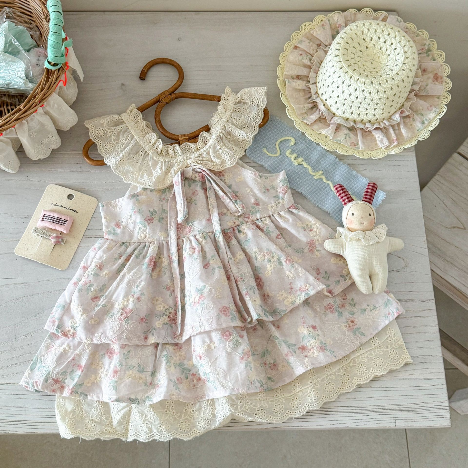 [Xianning Seven] Flores de cerezo originales ~ Vestido de encaje floral suave con mangas pequeñas y dulces de verano para niñas