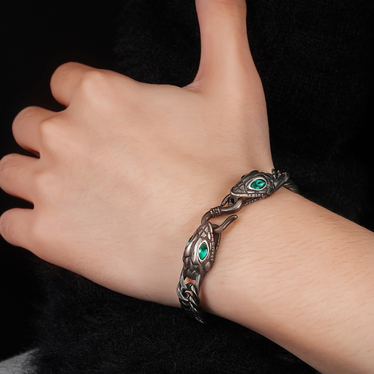 Green-eyed Snake Bracelet For Men In Titanium Luxury Style_voghion.com