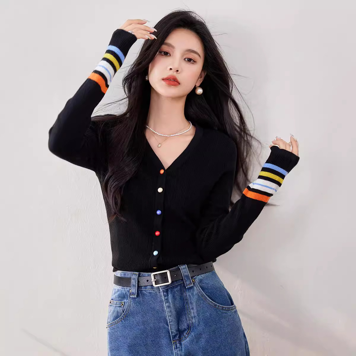 2025年秋 韓国風 スリムフィット 若見え バイカラー ボタン付き 万能ニットインナー レディース 着痩せトップス タイダイ染め