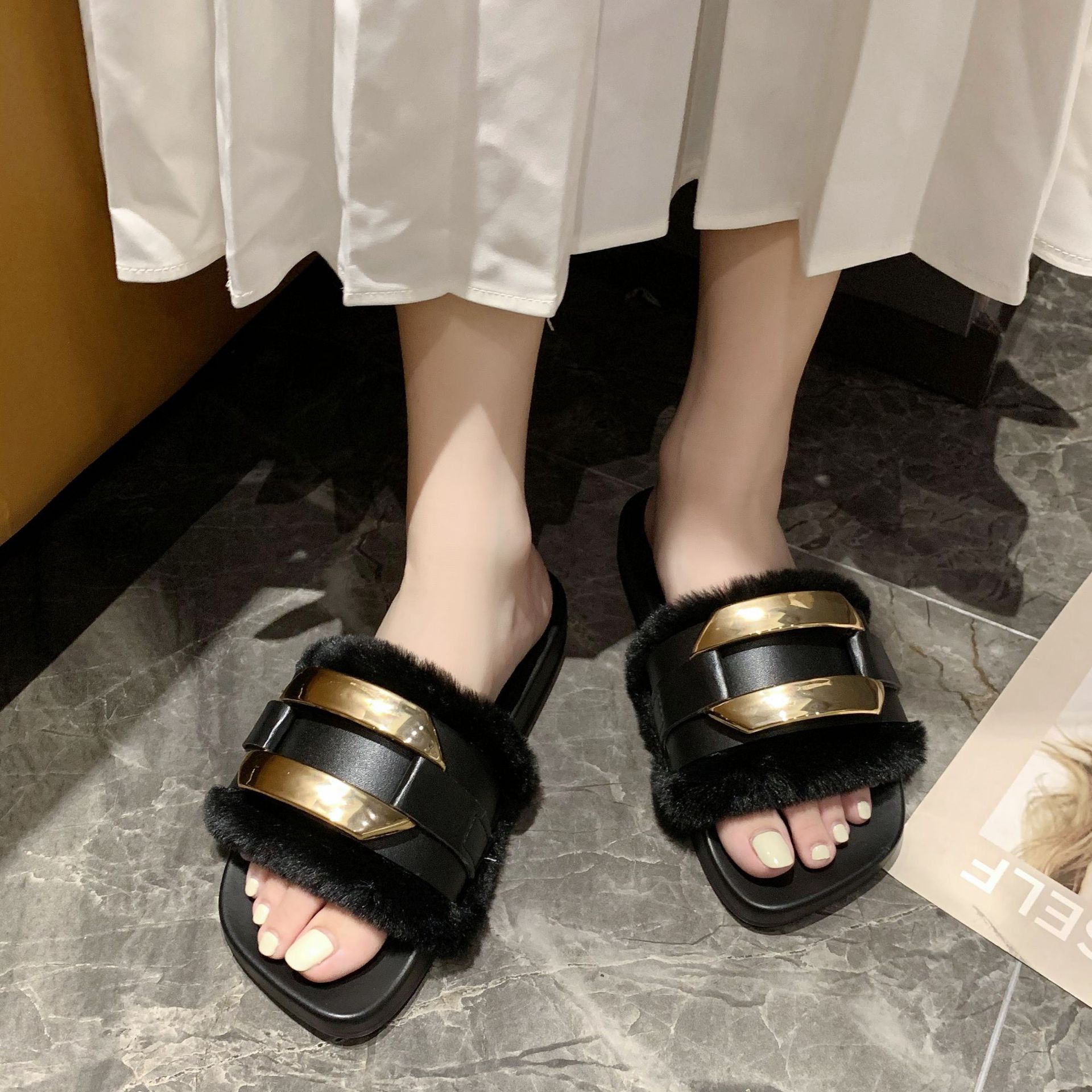 Tawana primavera y otoño nuevas zapatillas a juego de mujer de una sola palabra casual hogar al aire libre zapatillas de felpa comercio electrónico transfronterizo al por mayor