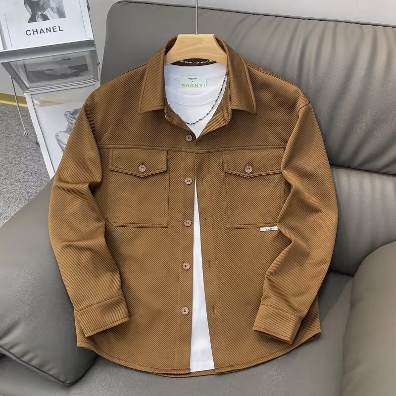 2023 Otoño Nueva textura de la camisa de los hombres de solapa de moda Bolsillo simétrico abrigo de los hombres de moda