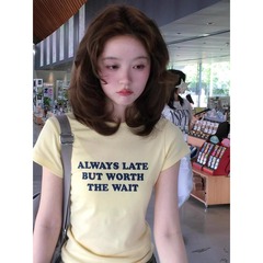 ドーパミンイエロープリント右肩半袖 Tシャツ女性のための夏 2025 スリムフィットホットガールピュアコットンボトリングトップ