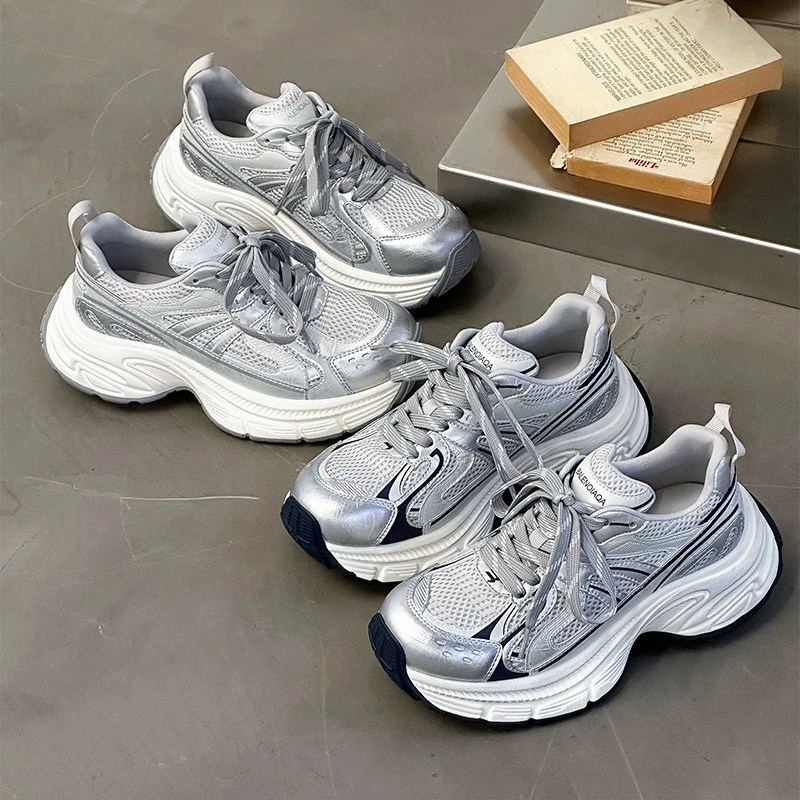 Толстая подошва маленького человека увеличивает дикую обувь отца 2025 новая весенняя и осенняя модель мягкая подошва не утомляет спортивные женские туфли