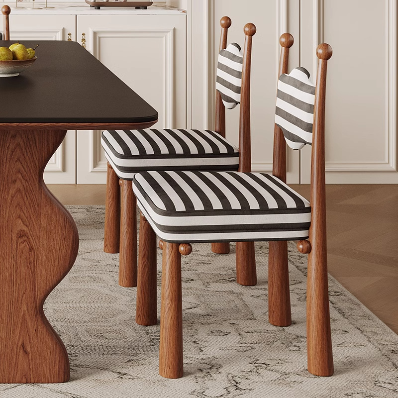 DASIMA estilo francés estilo medieval silla de comedor Mawu madera sólida pura madera de cera artística pequeña mesa de comedor casera silla