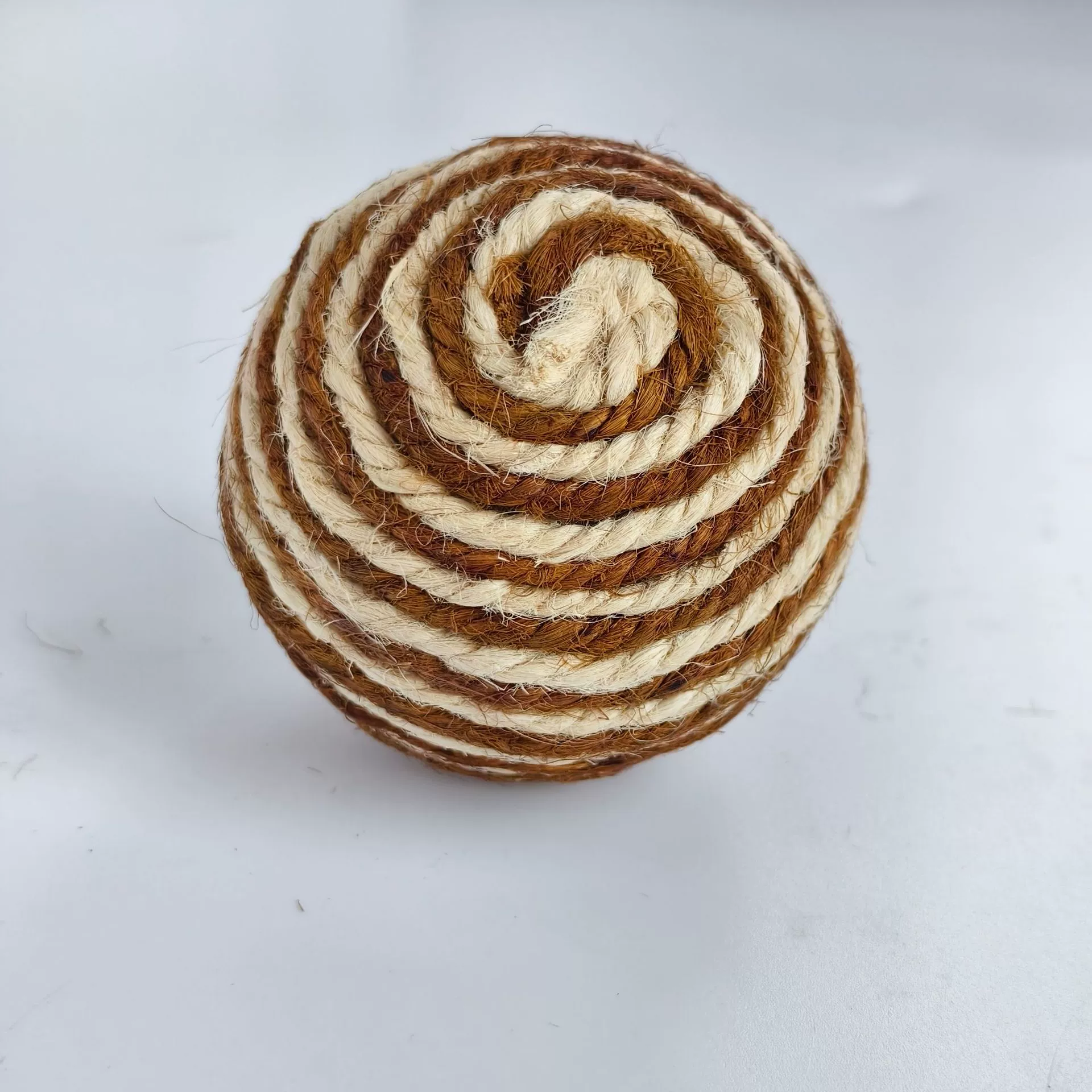 Настроить | Трансграничные товары для домашних животных, хомяк, кролик, птица, кошка и собака, жевательные и шлифовальные декоративные игрушки, двухцветный мяч из пеньковой веревки