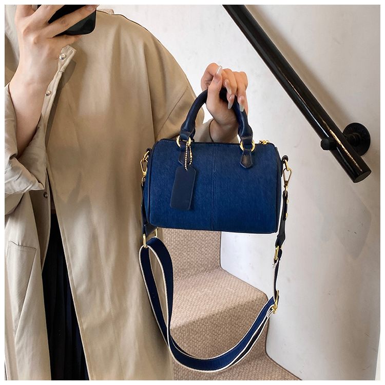 Bolso de Boston para mujeres de comercio exterior nuevo denim color contrastante empalme bolso de almohada de mano alta sensación de hombro mochila