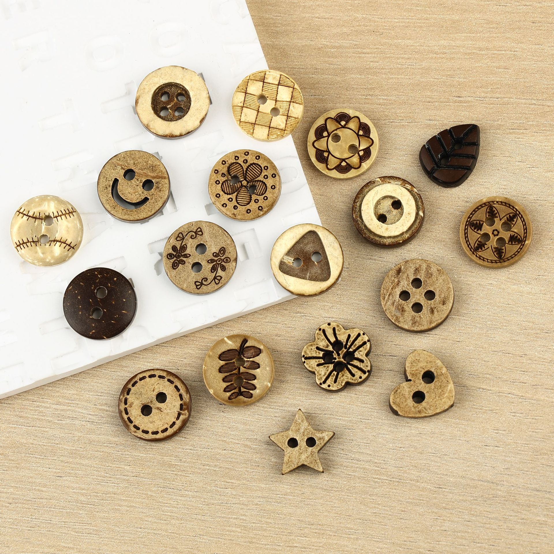 Natural Coconut Round Buttons with Two Eyes and Four Eyes Coconut Shell Buttons for Kidsren's Handmade DIY Shirts and Knitwears Hand-Sewn Buttons
