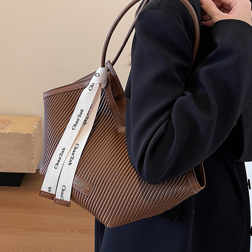 大容量包包女2024新款高级感通勤上班单肩挎包腋下上课托特手提包