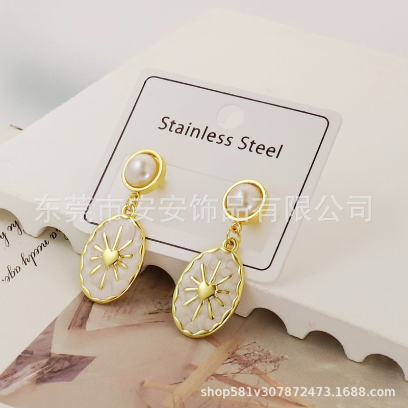 跨境轻奢高级感不锈钢方形白色滴釉爱心耳环女小巧精致时尚耳钉|undefined