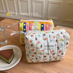 Stylish Multi-color Fresh Flower Cosmetic Storage Bag, Large Capacity Travel Wash Bag for Students, Portable Instagram Inspired Makeup Bag