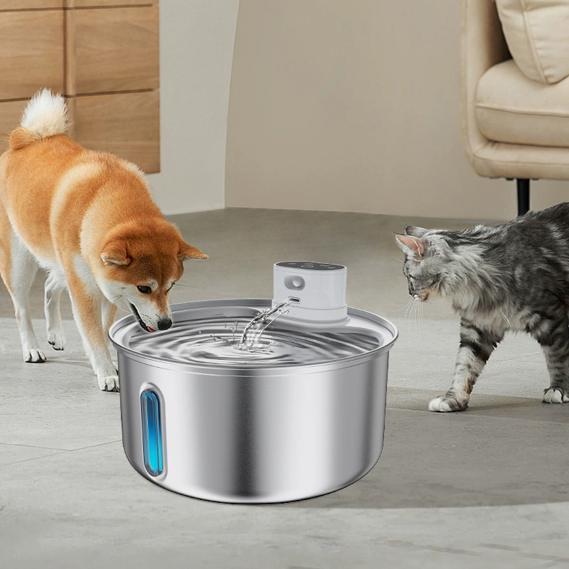 Производитель интеллектуальных индукционных питьевых фонтанчиков из нержавеющей стали, распыляющих пластик, обрабатывает и изготовляет на заказ питьевой фонтанчик для кошек с циркулирующей фильтрованной живой водой.