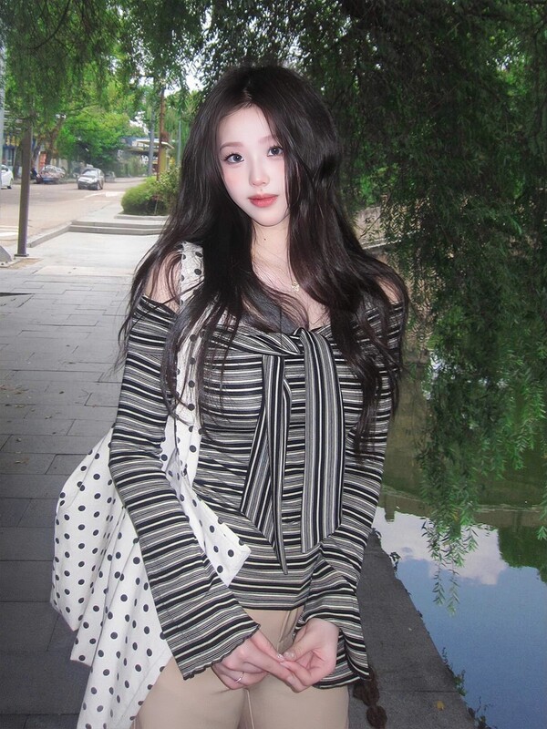 韩系辣妹穿搭一字肩条纹t恤女早秋喇叭袖露肩绑带巨好看的小上衣|undefined
