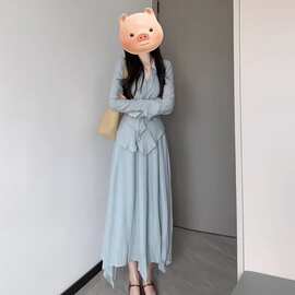 春秋法式温柔风纯色polo领喇叭袖上衣＋不规则长裙高级感女两件套