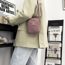 女士斜挎包;女士单肩包;小方包