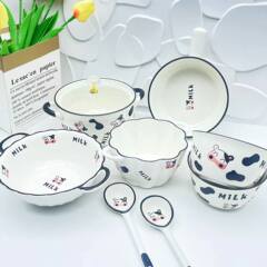 漫画の食器のスプーンのセットの陶磁器の碗のかわいい食器の食器の皿のセットのプレゼントの碗の乳牛の碗のネットの赤い食器