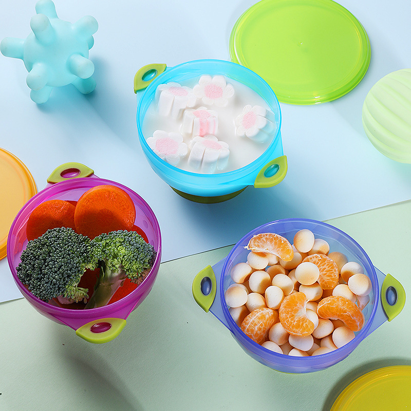 Baby sucking bowl feeds tableware
