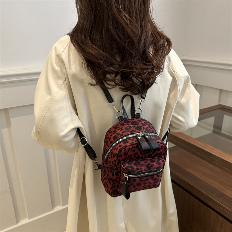 2024 nuevo estilo coreano de moda leopardo mochila de mano europea y americana retro bolso de hombro de mujer mini mochila