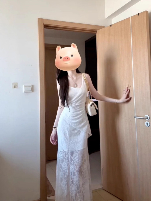 白色蕾丝吊带连衣裙子女夏季2025新款法式气质高级感修身包臀长裙|undefined