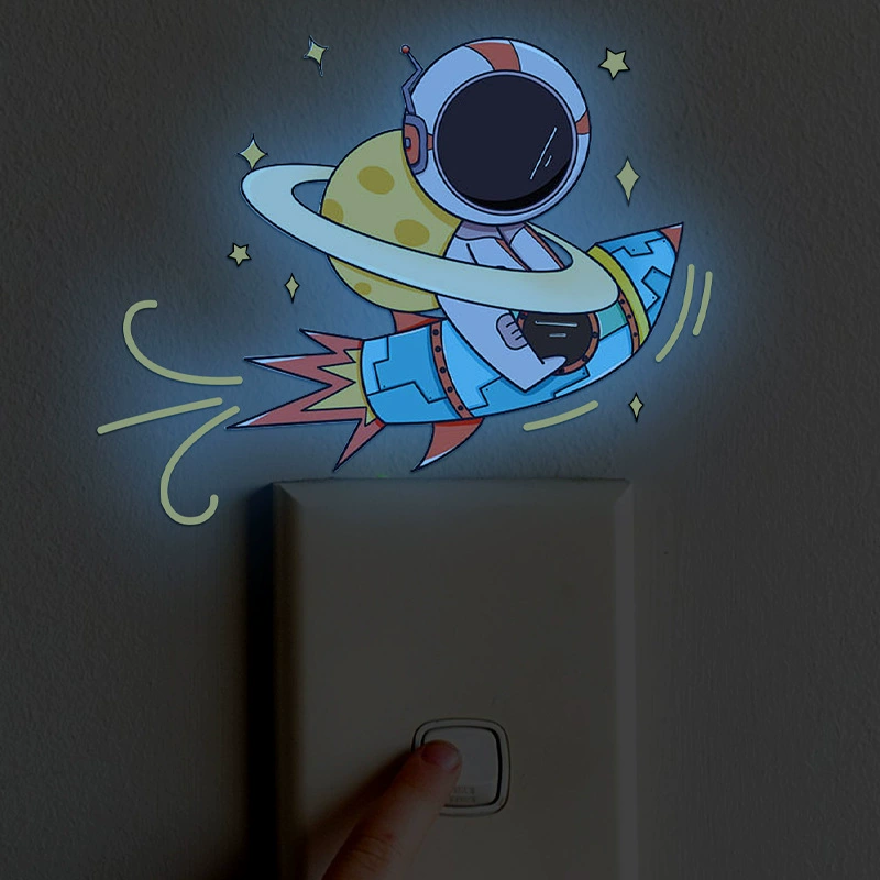 Светящиеся наклейки с рисунком ракеты-космонавта на переключатель, декоративные наклейки на стену для детской комнаты, гостиная, спальня, светящиеся самоклеящиеся наклейки