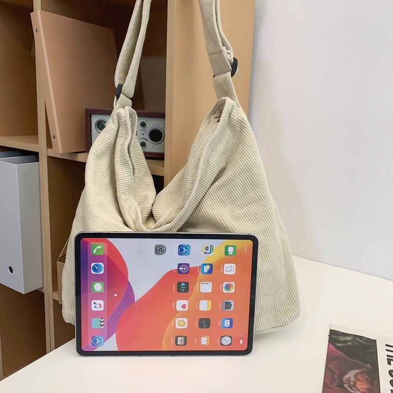 Bolso femenino 2024 nuevo estilo literario japonés bolso de lona de gran capacidad bolso de estudiante de estilo perezoso simple y versátil