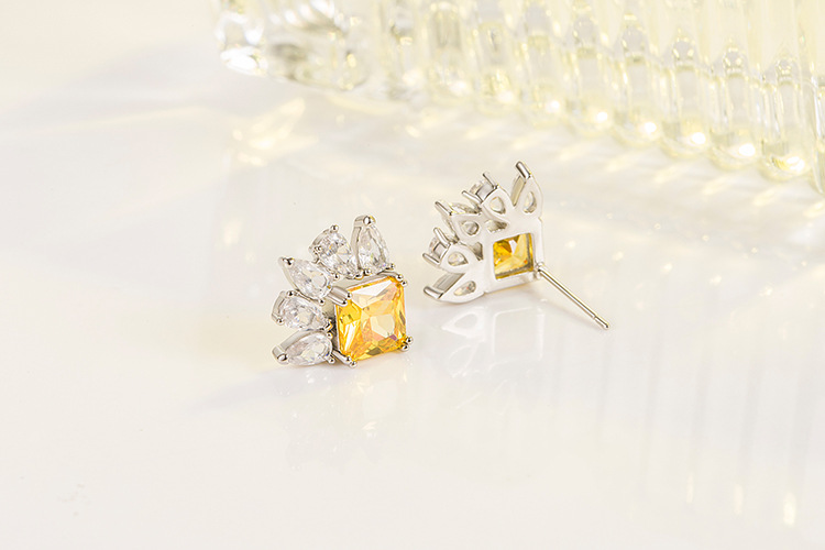 Fashion Geometric Copper Ear Studs Inlay Zircon Copper Earrings 1 Pair