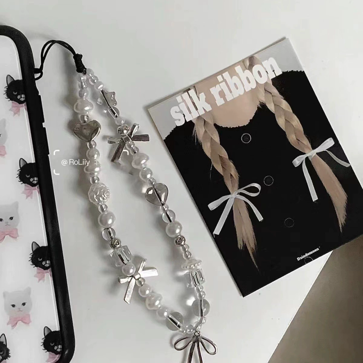 Mobile phone, short creative strap with bow, white bag accessory pearl, pack, DIY
