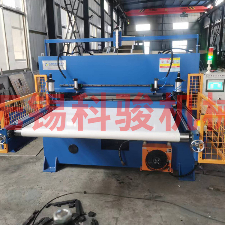 皮革生地精密四液圧裁断機下料機PETフィルム自動車装飾品水袋下料機|undefined