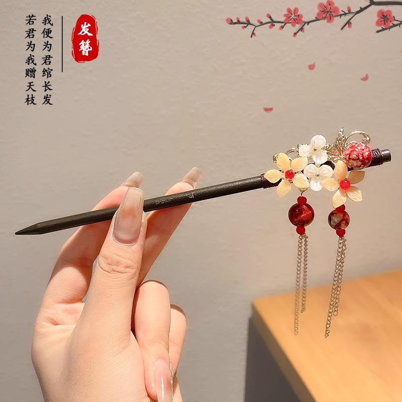 14 horquillas redondas de ácido acético de trébol con borlas