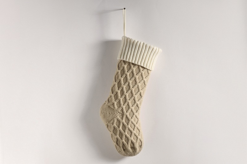 gift dcorativ itms, hom wall dcorations, candy bags, Christmas hanging socks, diamond shapd dottd lin, larg_voghion.com