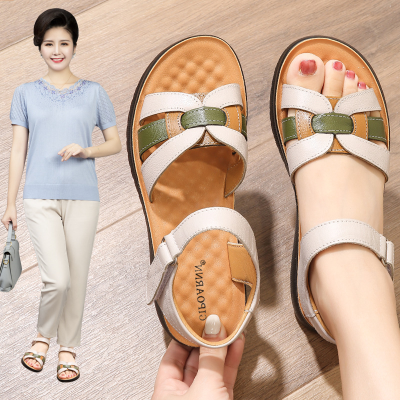 Mom's Sandals 2026 New Summer Non-Slip Soft Sole Flat Shoes for Elderly, Comfortable for Middle-Aged, Genuine Leather Shoes for Middle-Aged and Elderly Women