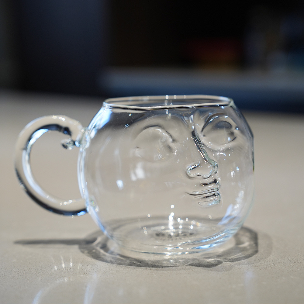 Creativo y extraño copas de copas cop