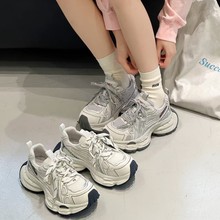 ����С�֫F�ϵ�ЬŮ2026�¿�ins��Ƥ�W���\��Ь����������e��Ь