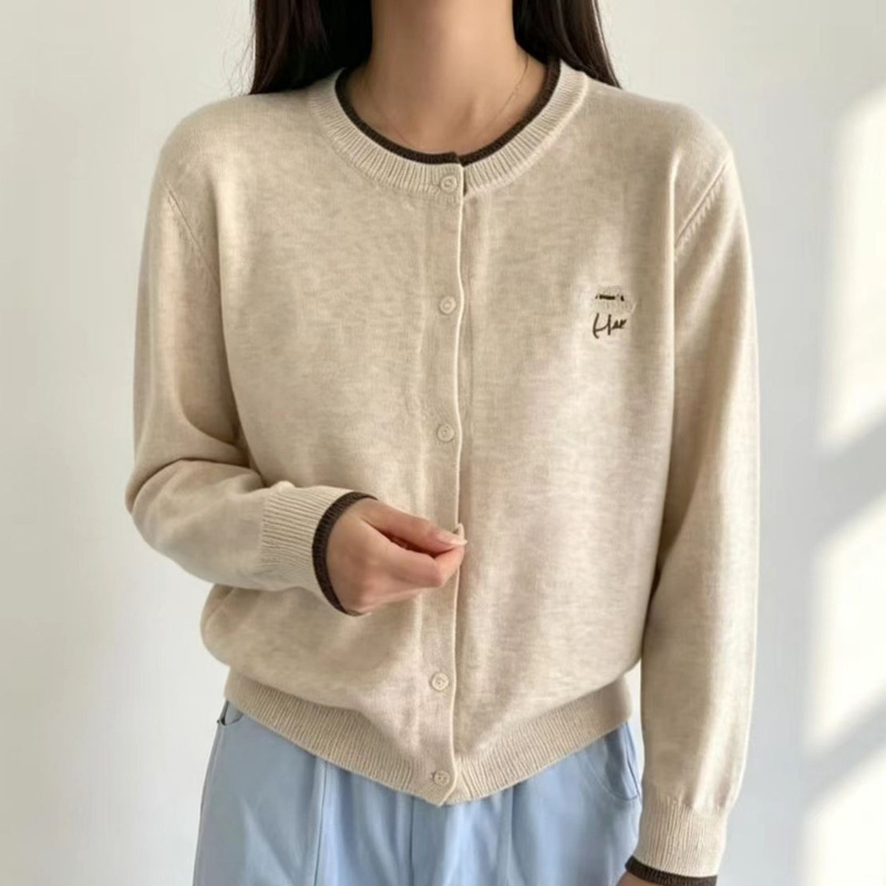 Contrast color embroidered round neck knitted cardigan for women, 2026 spring and autumn new style, loose fit, age-reducing, petite sweater jacket top Contrast color embroidered round neck knitted cardigan for women, 2026 spring and autumn new style, loose fit, age-reducing, petite sweater jacket top